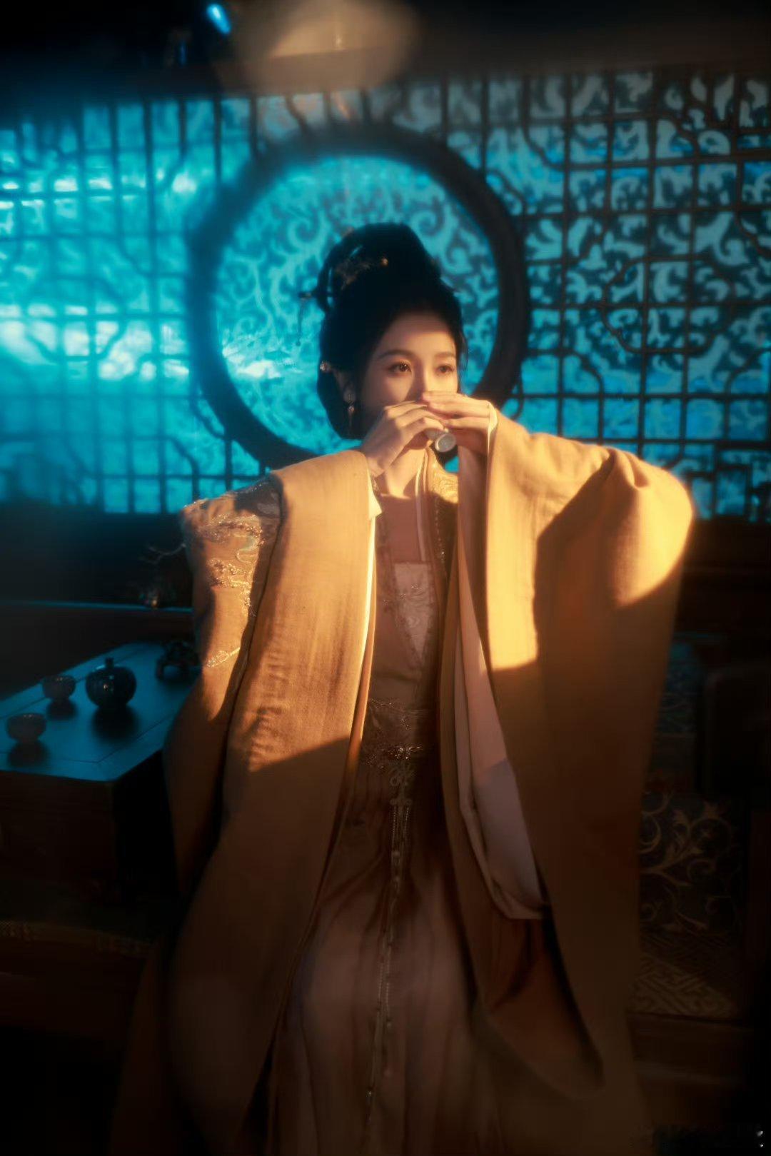 虞书欣云初｜虞书欣云初令 ＂希望如约而至的不止是春天，还有你.