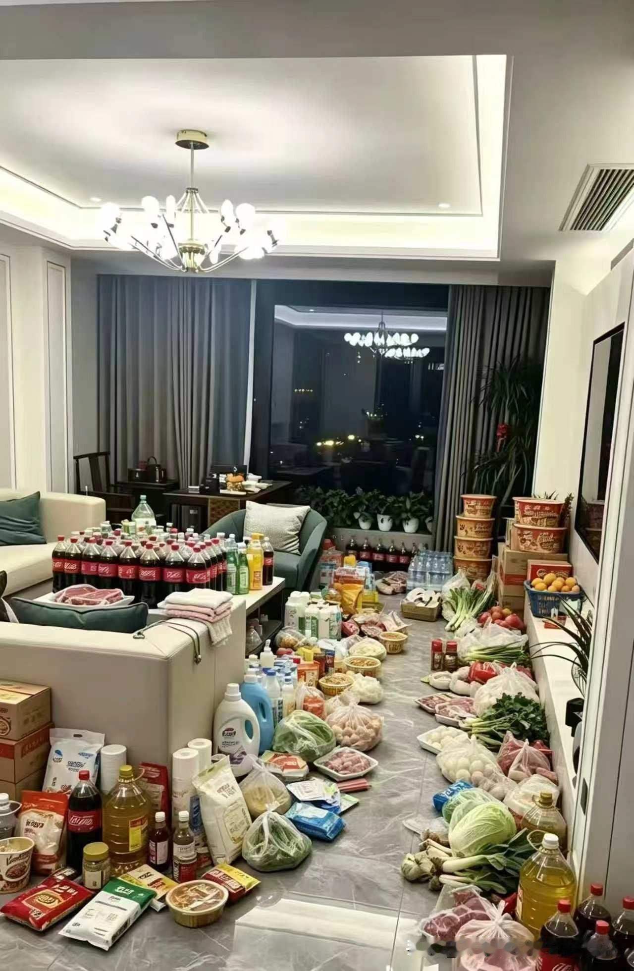 台风最近台风“巴威” 是对江浙沪影响最大的台风。对抗台风该怎么办呢？当然是要囤物