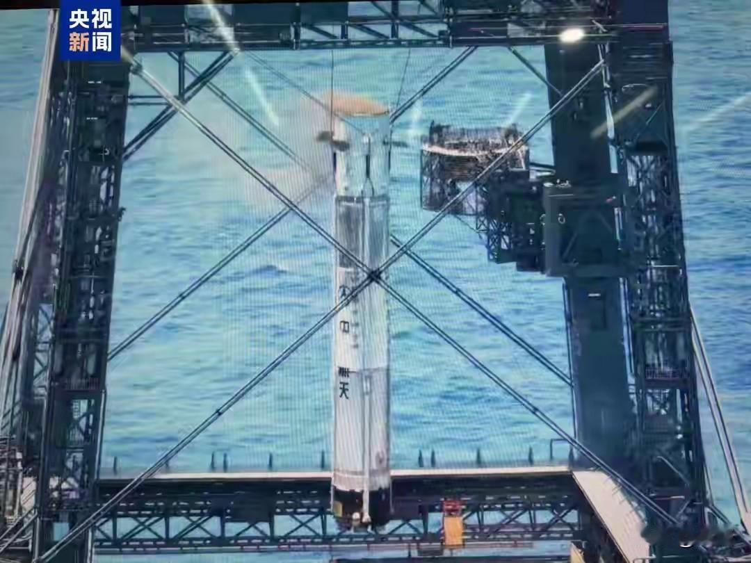 这个与筷子相比，一个是液压缓冲，一个是弹力+液压缓冲，相对来说，后者对冗余度更大