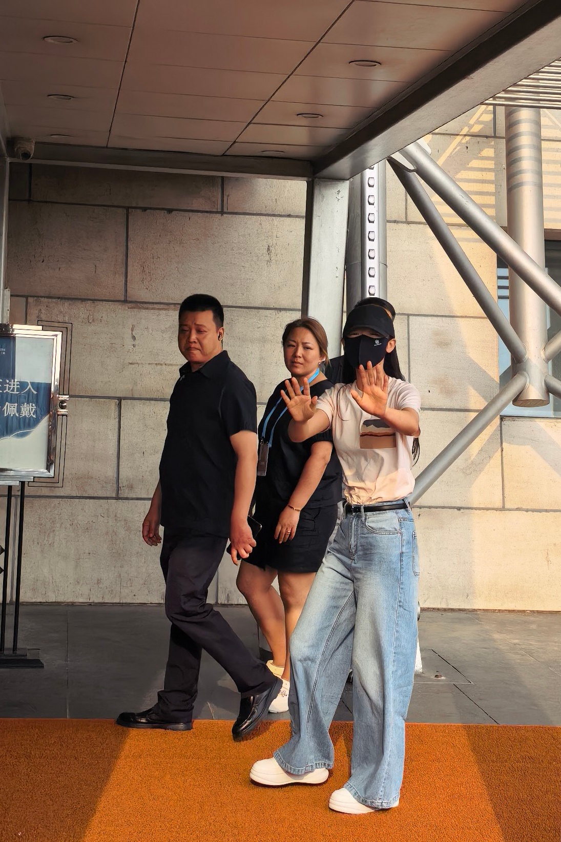 丽君你瘦成啥样了盲猜腰围一尺五 