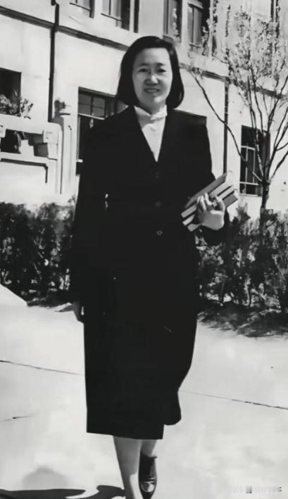 1961年，北大才女王承书吃完饭后，像往常一样去了实验室。谁知这一走，却像人间蒸