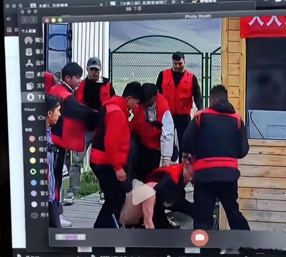 赛里木湖这几位工作人员的拳脚相加直接把赛里木湖多年的名声搞臭了现在很多游客想去，