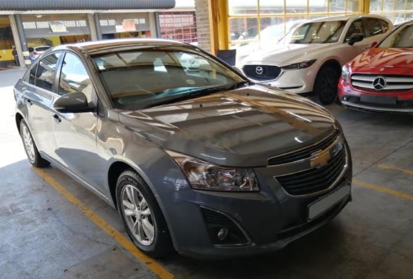 科鲁兹柴油版？？？这玩意是2015年在南非上的牌，2000嘻嘻柴油引擎+手动挡，