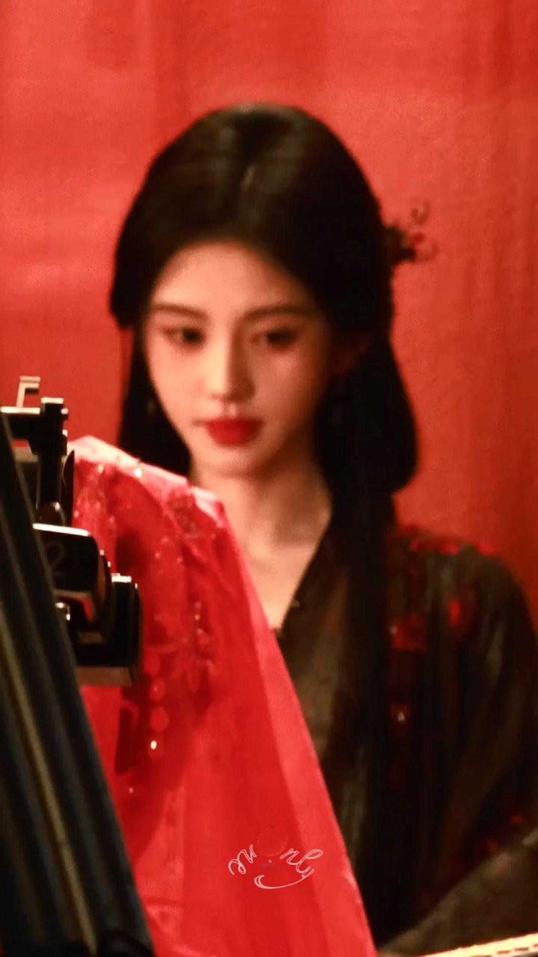 月鳞绮纪大婚戏  鞠婧祎陈都灵曾舜晞打戏路透  鞠婧祎 陈都灵 曾舜晞月鳞绮纪大