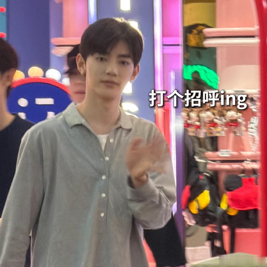 AND2BLE翻唱恋人沉浸在翻唱的温柔旋律里走不出来，现场观众整齐的合唱特别戳心