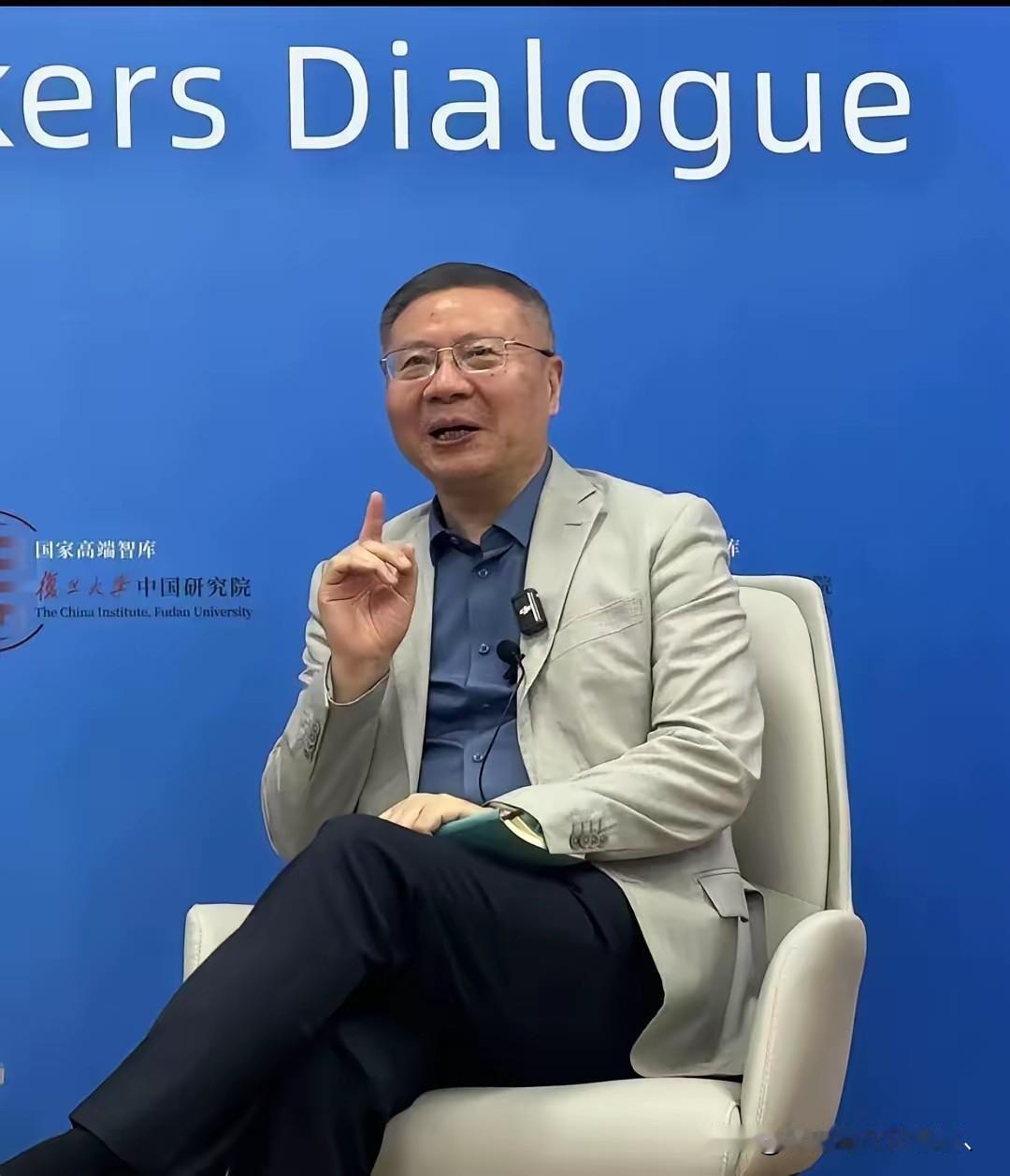 维维老师知识面很广大，往往被误解了
