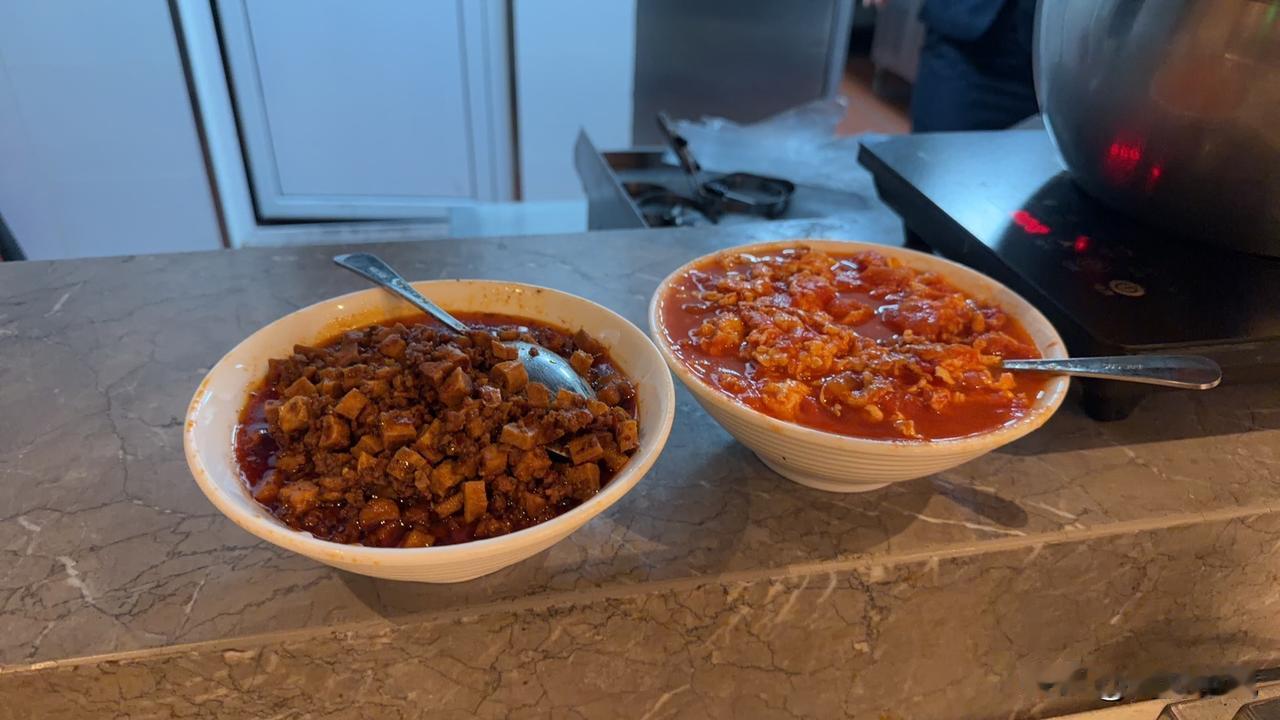 来西安必吃的美食是什么？下午走着走着偶遇一家一百多年的西安饭庄，也顺道打卡了，一