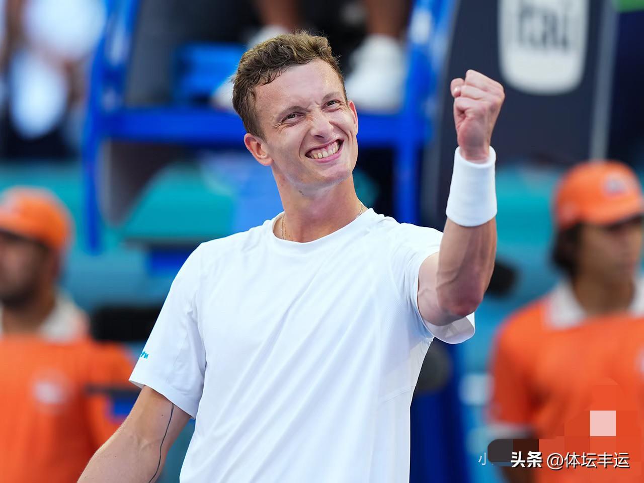 迈阿密男单决赛[呲牙][呲牙][呲牙]辛纳和莱赫奇卡这场对决真是波折不断[捂脸]