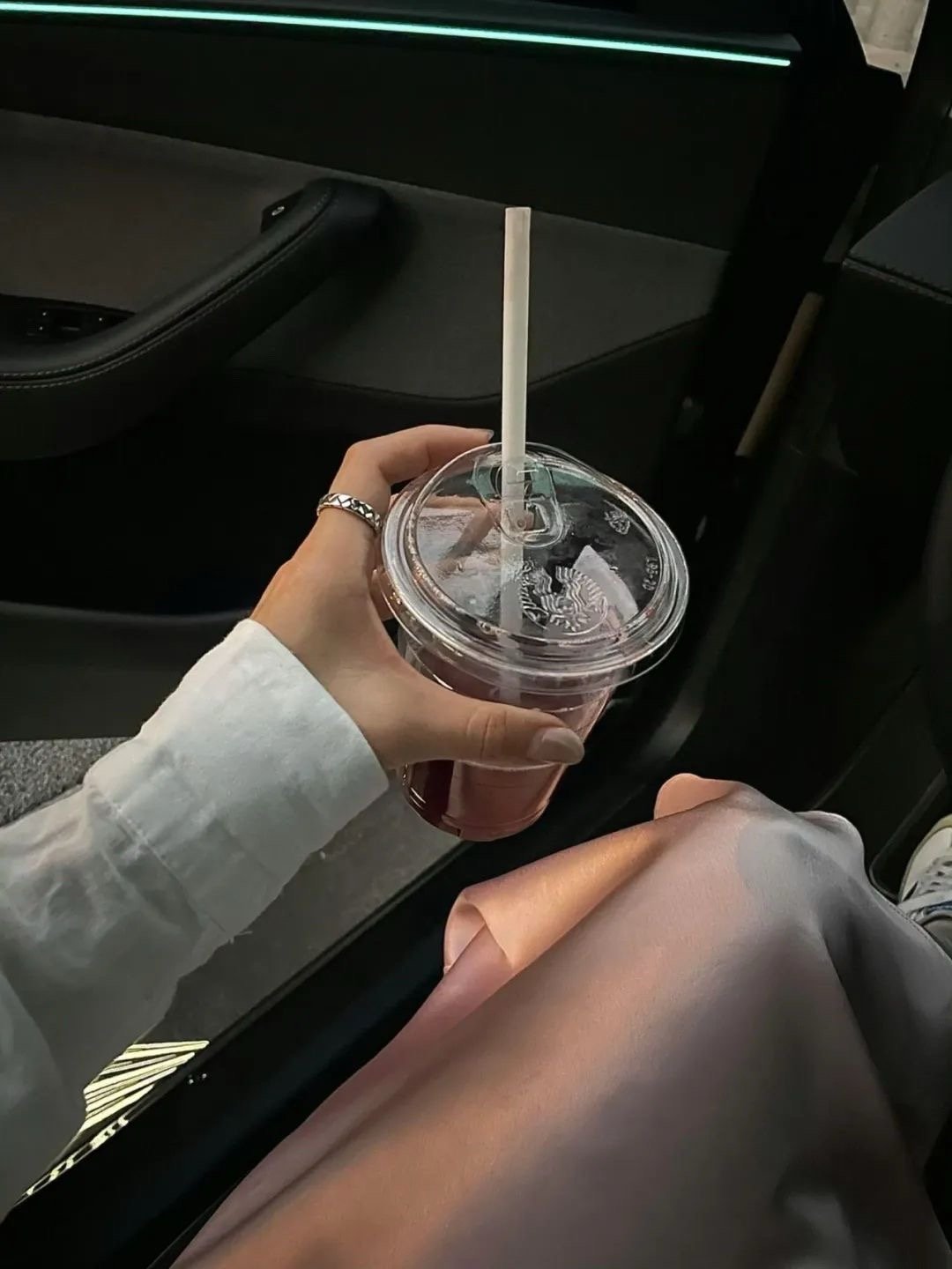 𝐒𝐖𝐄𝐄𝐓 𝐋𝐈𝐅𝐄我有点姿色，但你要是看到上班时的我，我没法