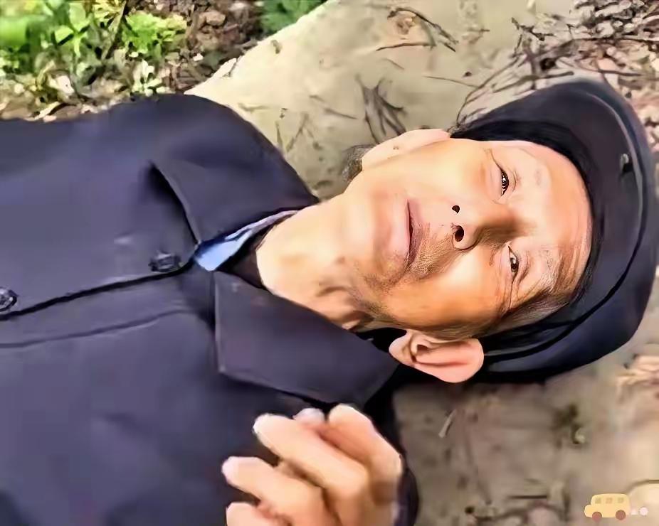看完泪目了，安徽合肥一位66岁的老人，儿子走了很多年，儿媳也改嫁了，可他还是省吃