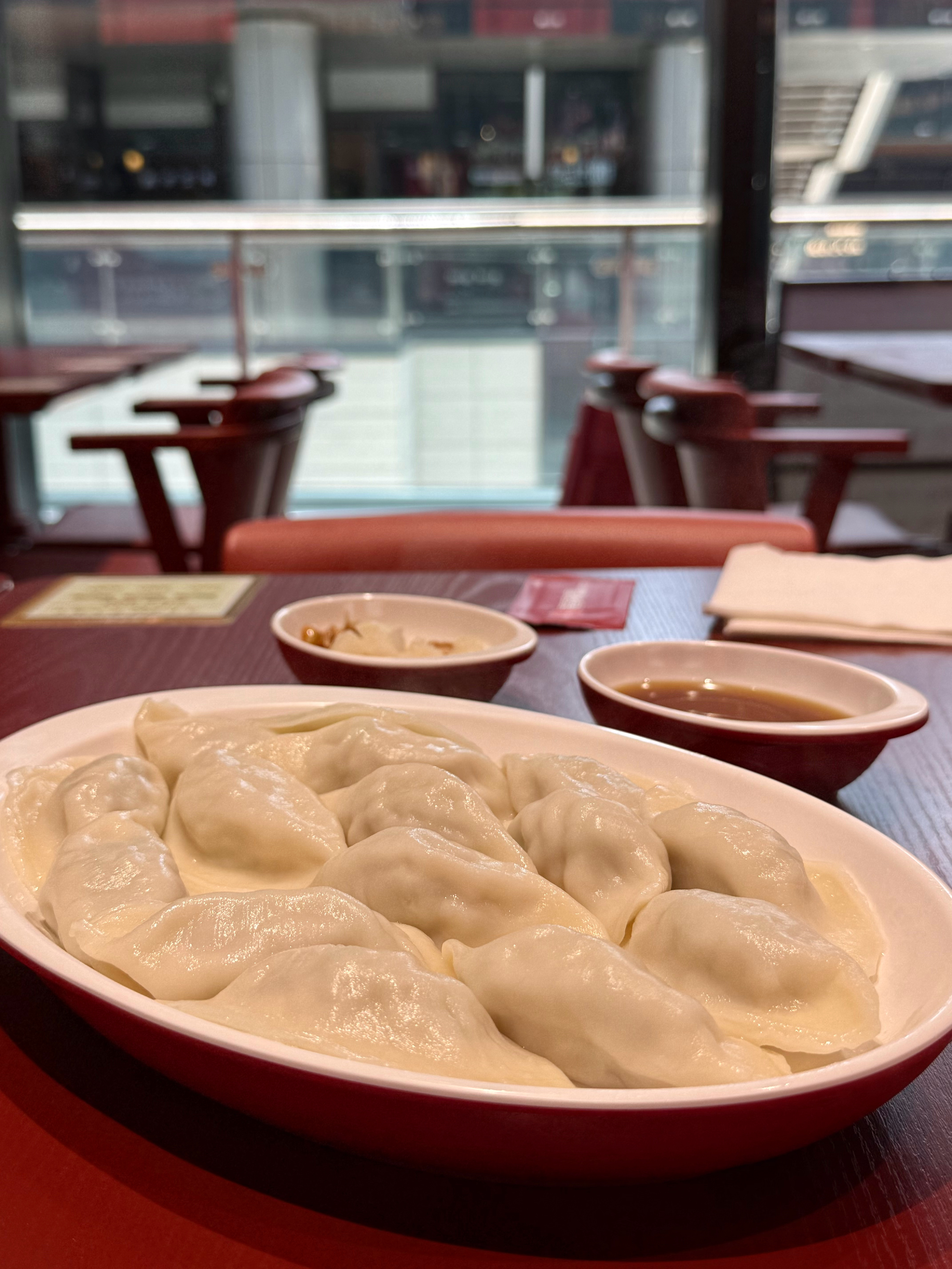 赶时间，吃个喜家德🥟｜每次都觉得15个饺子份量好大，有没有可能出个10颗版本的