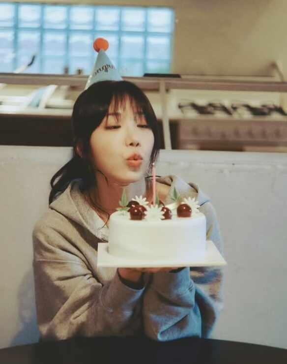 🌻 等了好久，郑恩地终于回归🍃
看到 Concept Photo 2 的瞬间