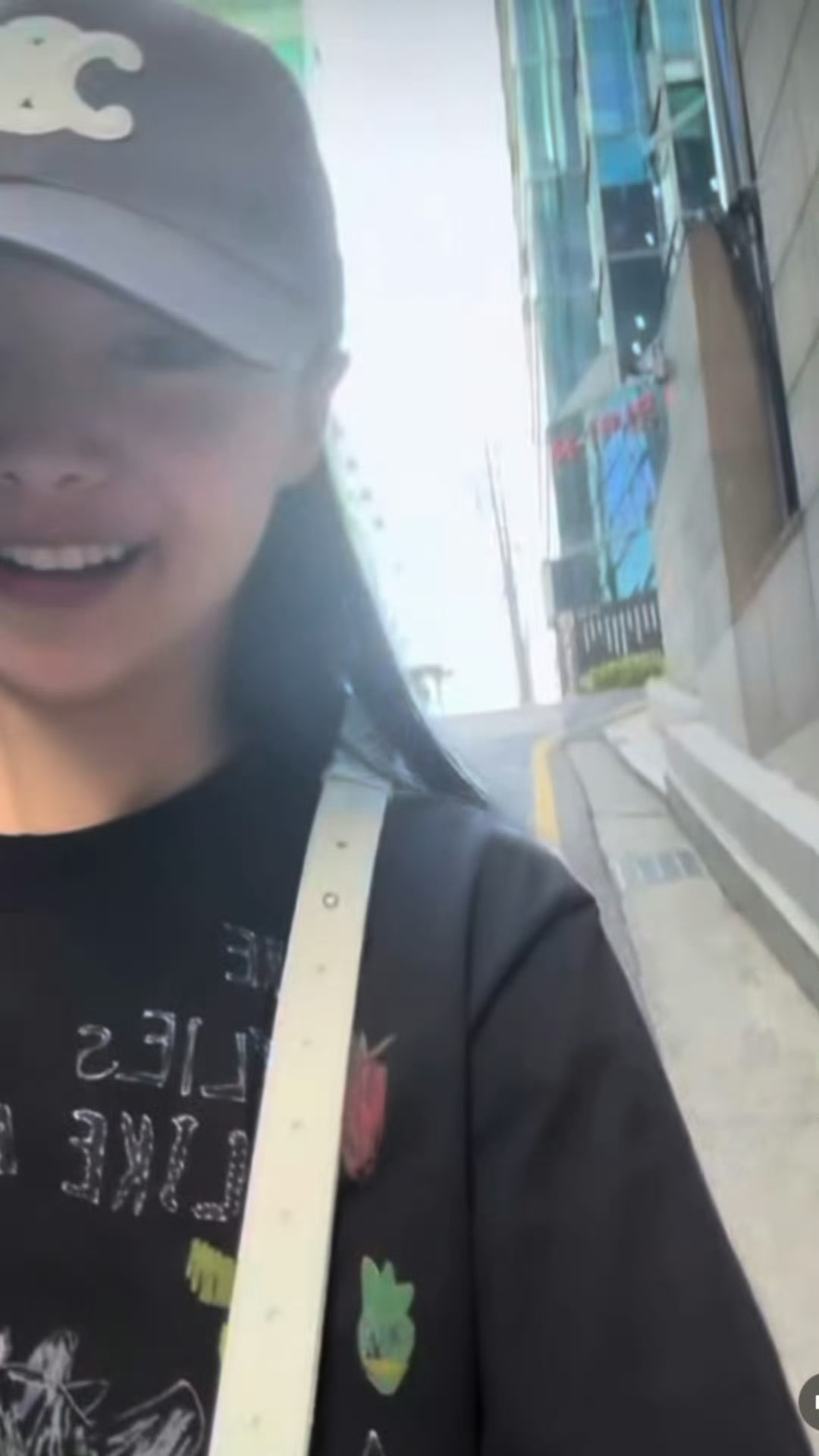 终于去做嘴角疤痕激光了[捂嘴哭] ​​​