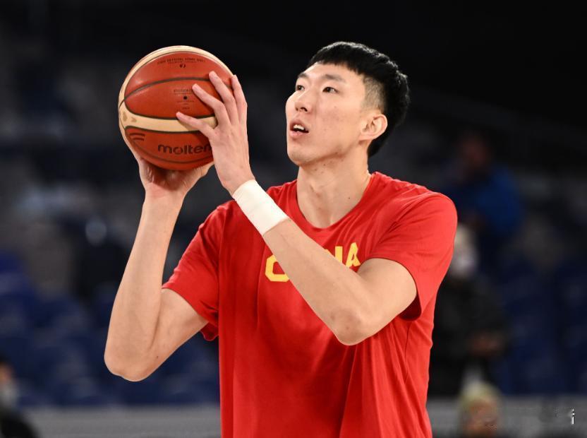 杨翰森在NBA虽然属于鸡肋，但回到国内也不次于周琦，所以周琦虽然在国内是一流水平
