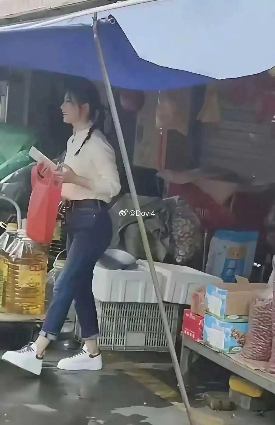 简直不敢相信，这真的是刘涛吗？怎么老成这样了 