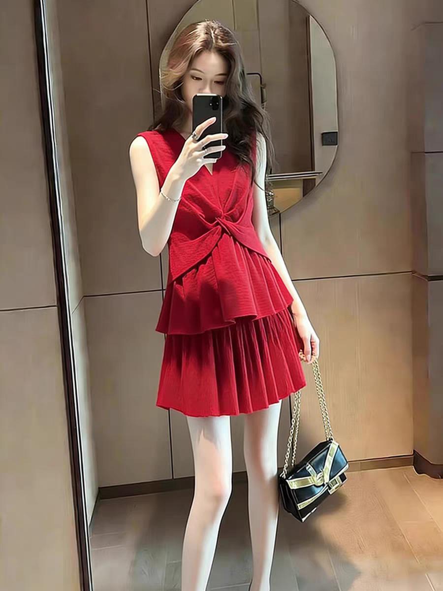 美美的自恋一下！这红色小套装太爱了！时尚穿搭  舒适美丽穿搭 职业装和生活装,你