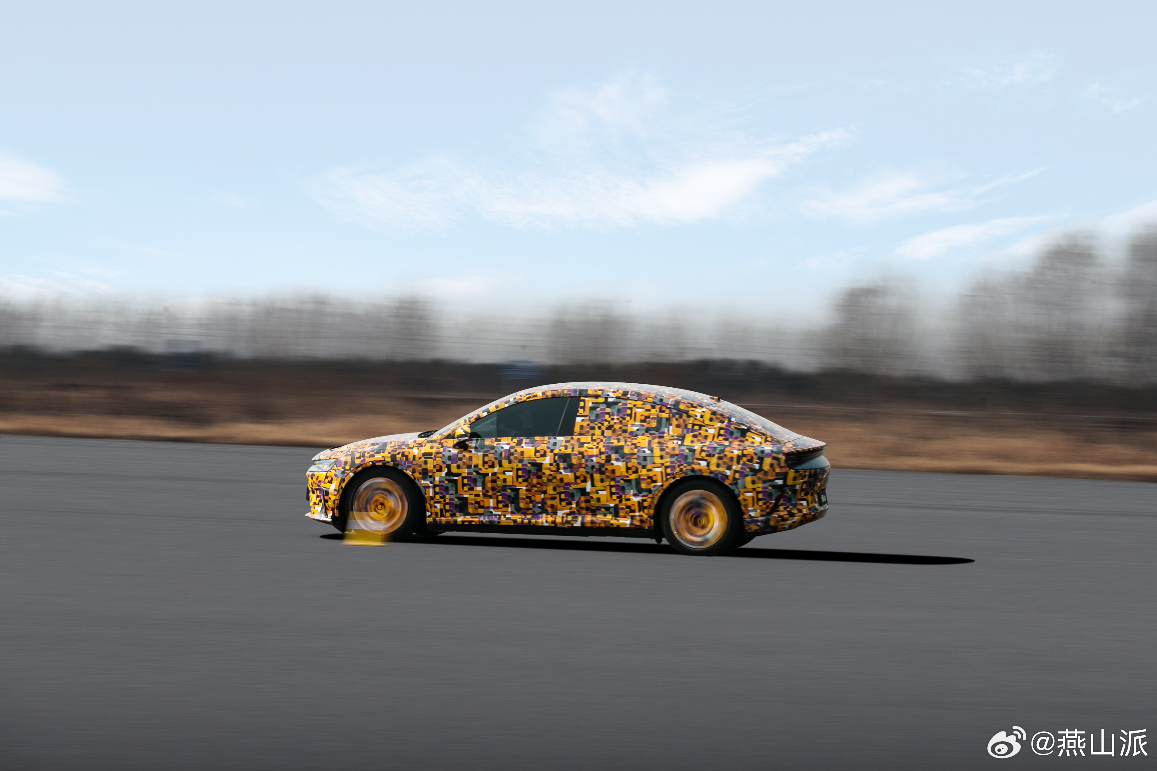 车企CEO亲自做麋鹿测试这可是头一次见smart CEO佟湘北亲自驾驶smart