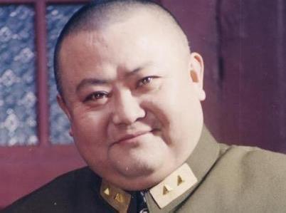 民国军阀“范哈儿”范绍增，这辈子活得比戏还传奇：娶40位姨太建专属公馆，抗日时毙