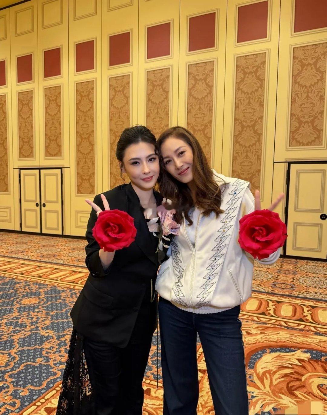 45岁的张柏芝和任达华老婆琦琦同框竟然没有什么优势，论美貌张柏芝是混血儿，漂亮是