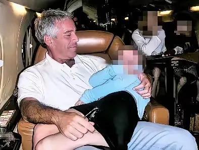 美国爱泼斯坦案让大家明了一点，在有钱的社会，上流社会，有钱就是王道！