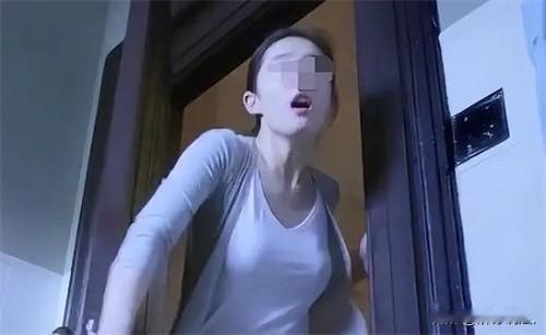 “色胆包天！”上海，一男子见女邻居长的漂亮、身材又好，动起歪心思，冒出偷窥的想法