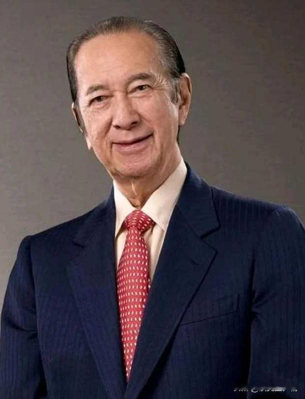 何鸿燊说：“上流社会多半是下流之人，下流社会多半是清高之人。要用下流的手段进入上