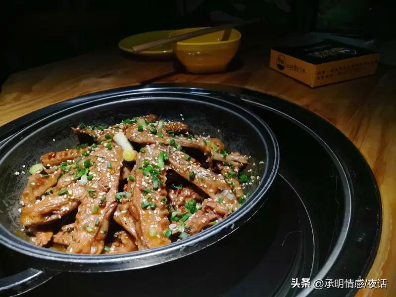 为什么被出轨的多是贤妻良母为什么被出轨的多是贤妻良母？因为她们把心思全扑在家人身