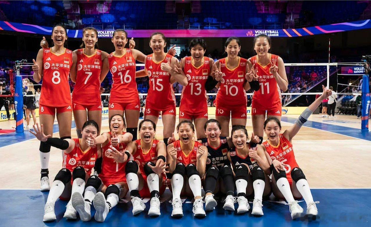 2025世界女排联赛中国女排3比2德国女排女排“小花”棒棒哒！赵勇 指导嗷嗷哒！