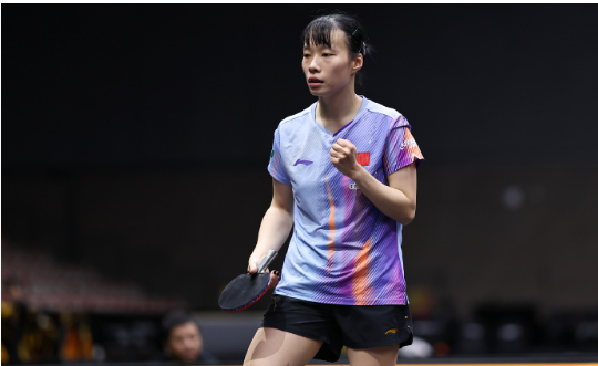 石洵瑶3-0战胜古德斯，晋级乒乓球亚锦赛女单32强。