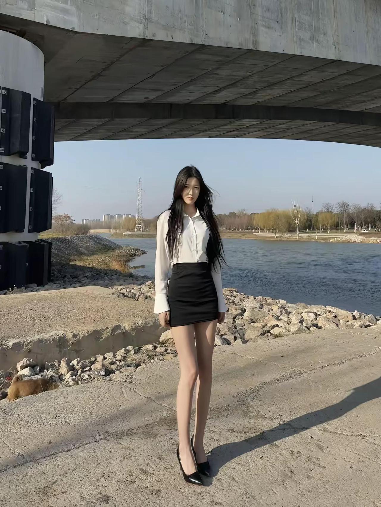 最能容纳我的那片海 是你心疼我过往的苦楚 泪浸湿了眼眶穿搭06御姐风