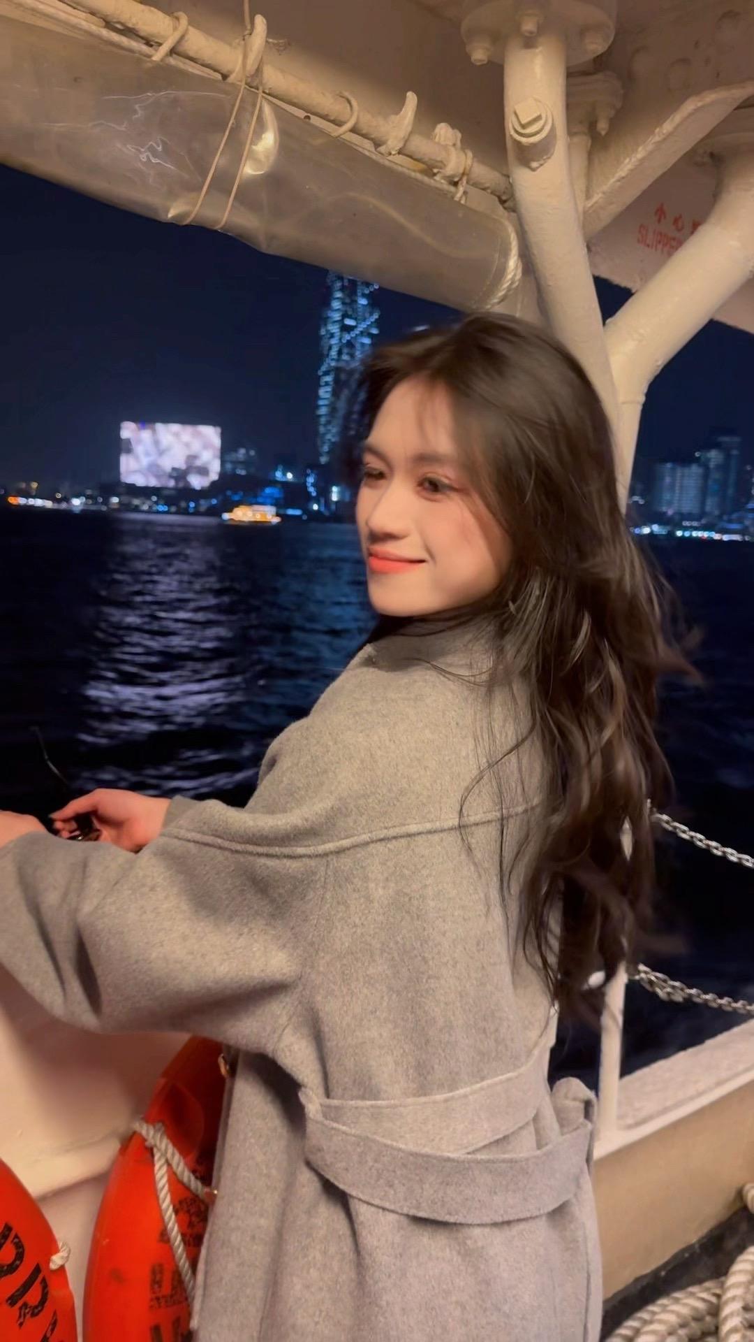 当我真正站在维多利亚港的时候我才不在意你有没有回我的消息🇭🇰