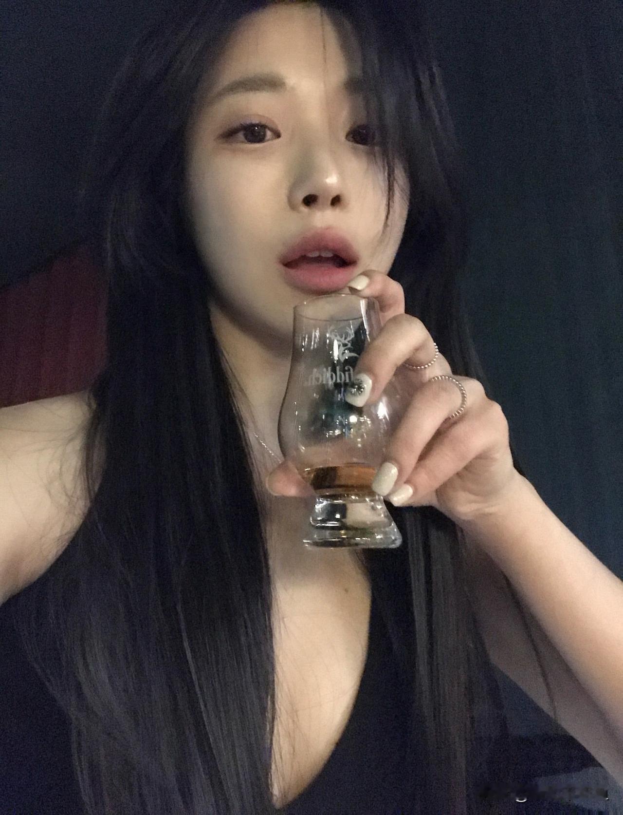 什么样的女人最令人着迷不畏将来，不念过往。人间一趟，看见太阳