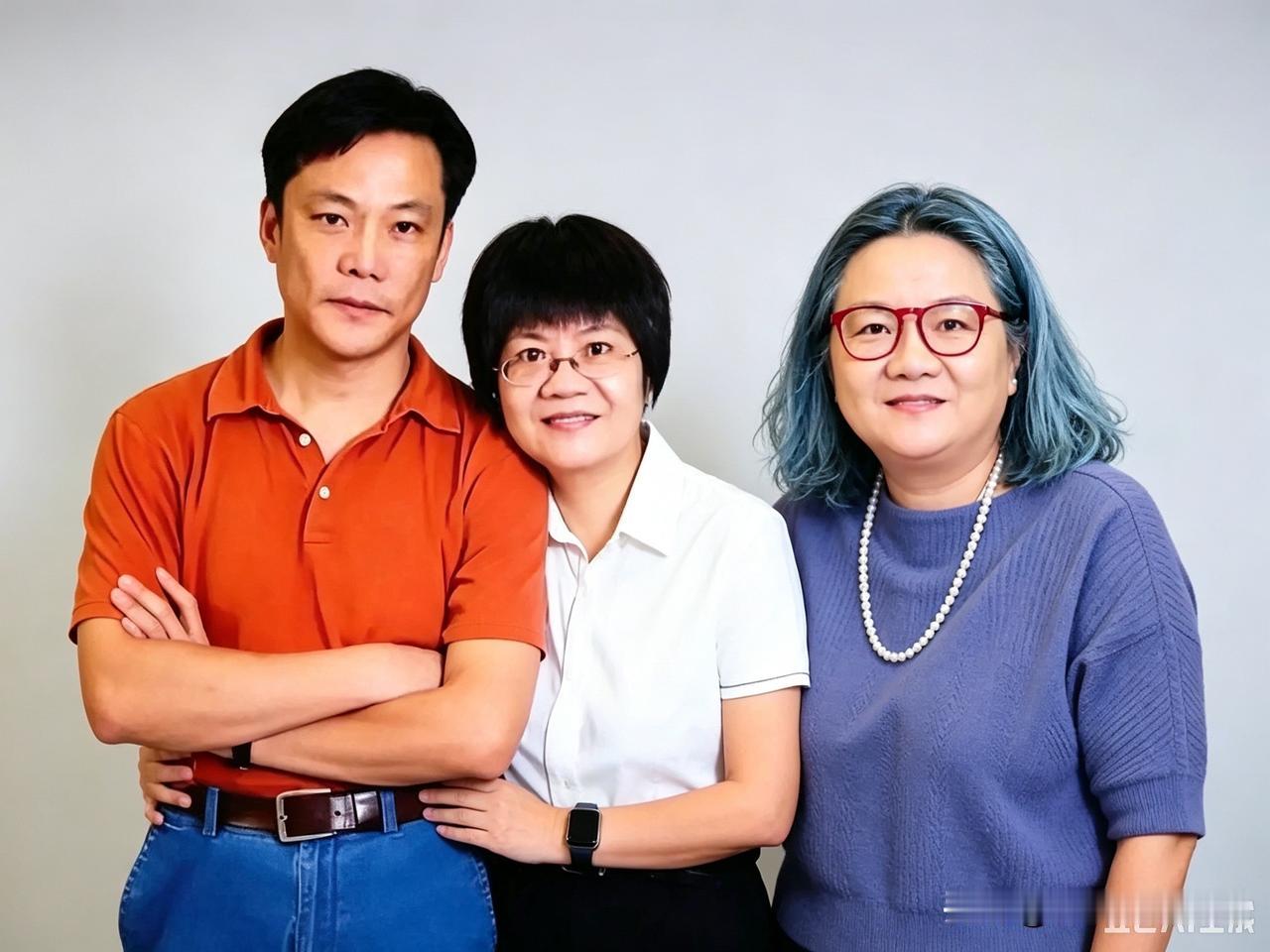 洪晃和俞渝早在美国读大学的时候就认识的铁闺蜜。她们要好到什么程度？当年当当上市，