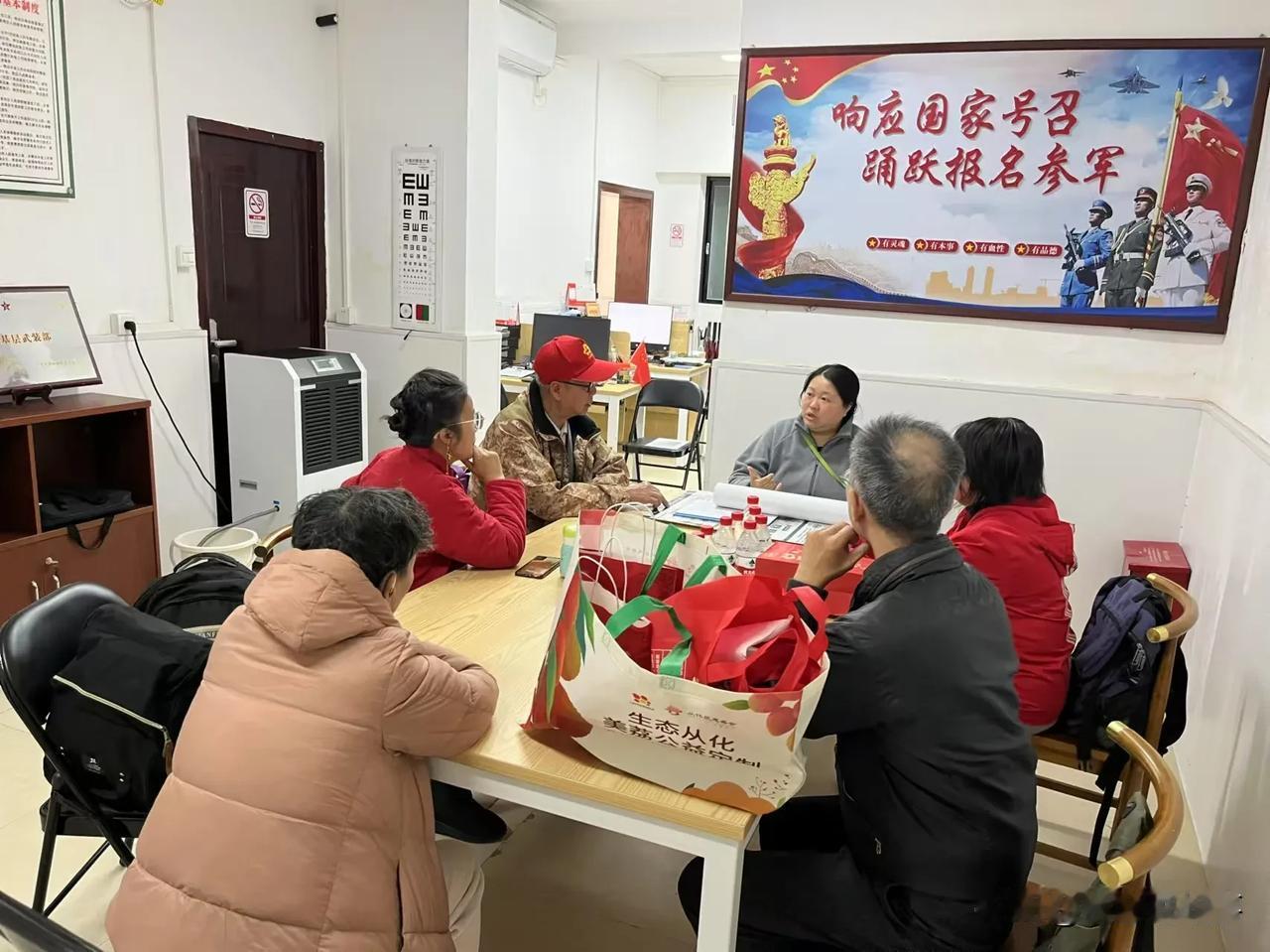 昌华街退役军人服务站积极行动，助力全运会
 
2024年12月21日，广州市红棉