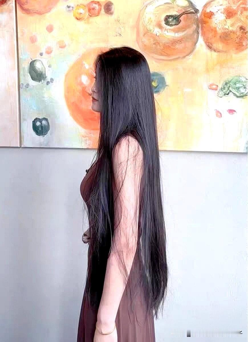 优雅黑发，艺术背景，沉静之美[飞吻][飞吻]