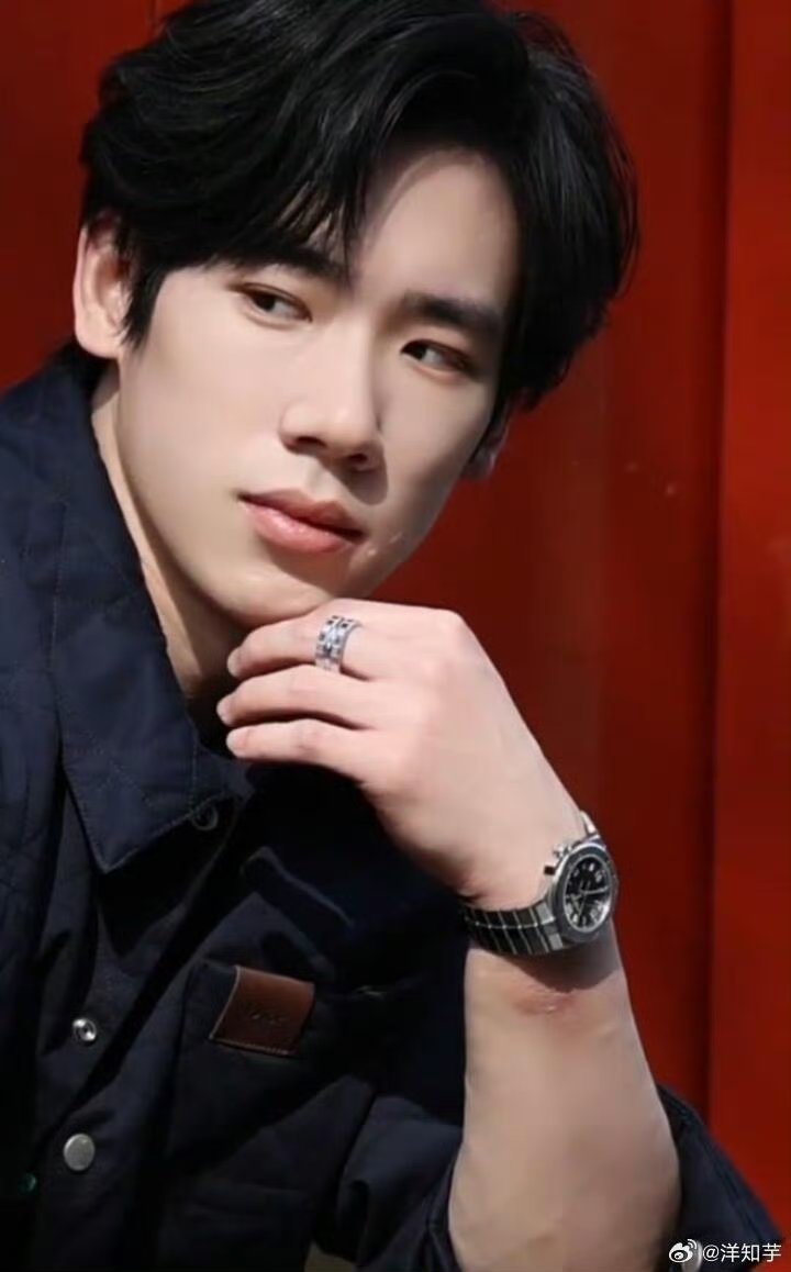 穿越回古代当雅士！AI国风文化大片 竹林深处，抚琴论道，提笔赋诗~体验古代文人的