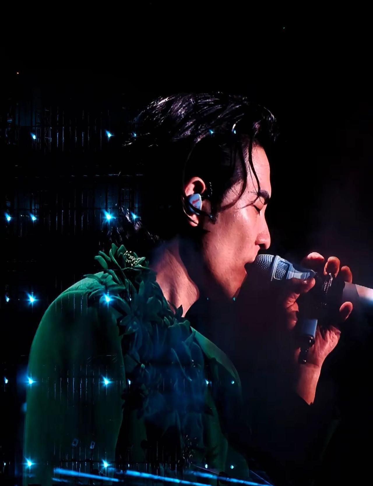演唱会结束下了大雨🌧️萧敬腾 萧敬腾雨神
