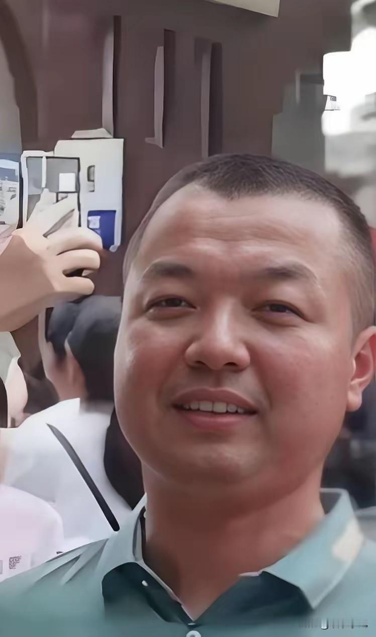郑钦文正在美网赛场上演惊天逆转，那边她堂妹郑雯倩考上国防科技大学，家里连摆三天升