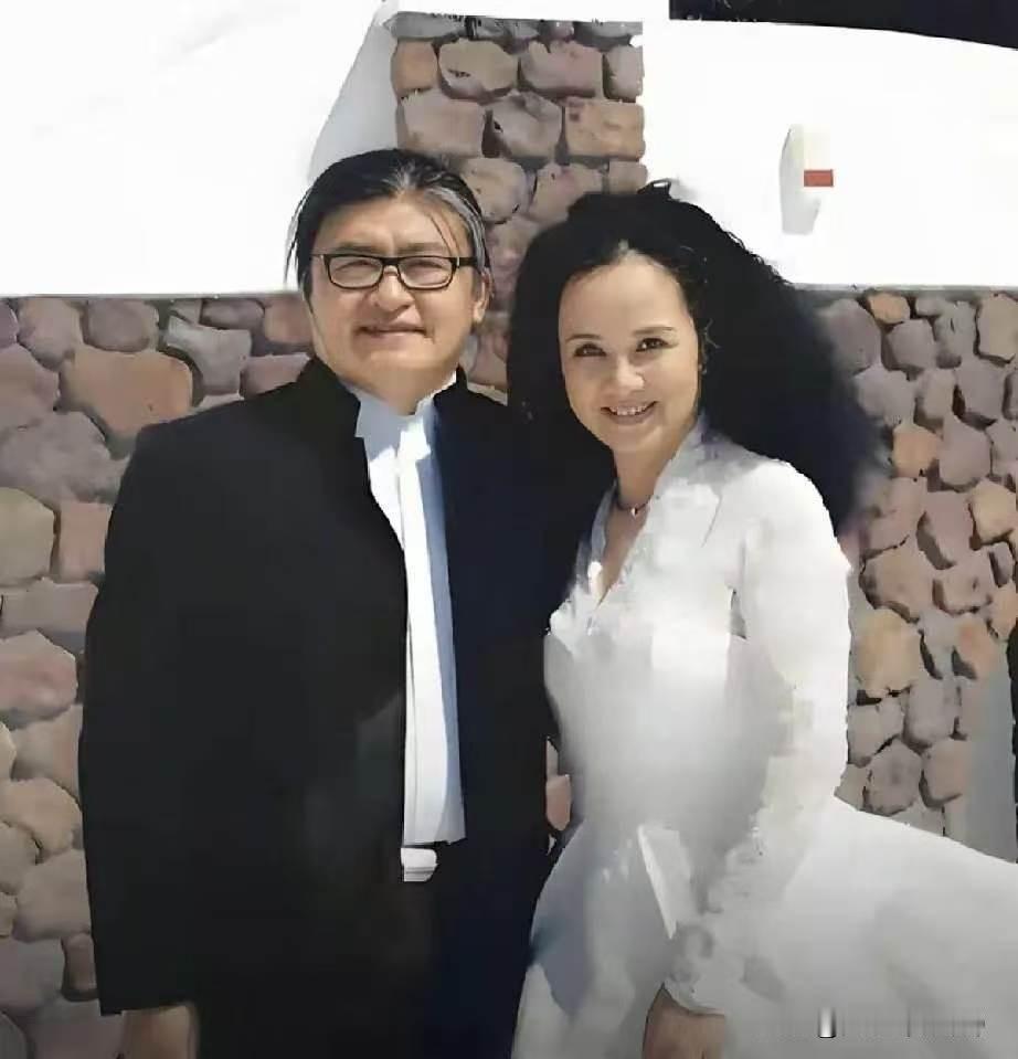 德艺双馨！岳父直言刘欢是千里挑一好女婿，成名后依旧朴实孝顺
 
真正的德艺双馨，