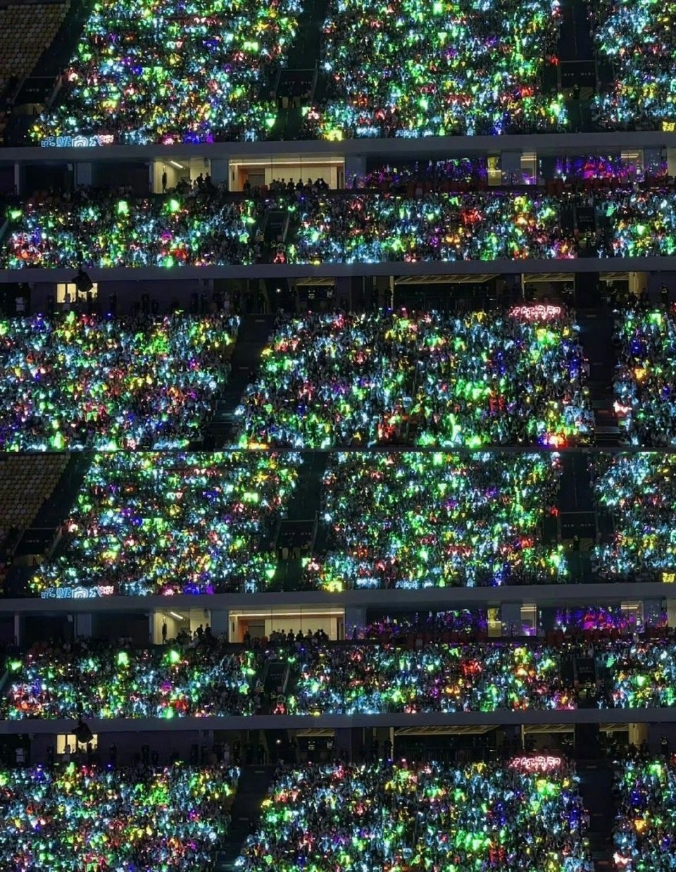 #张真源绿海#张真源这算不算弯道超车了，一片绿海都上热搜了[举手] ​​​