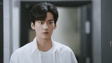 周柯宇新剧霸王茶弟 周柯宇新剧变身“霸王茶弟”，护姐超猛追姐超茶，这小心思一套一