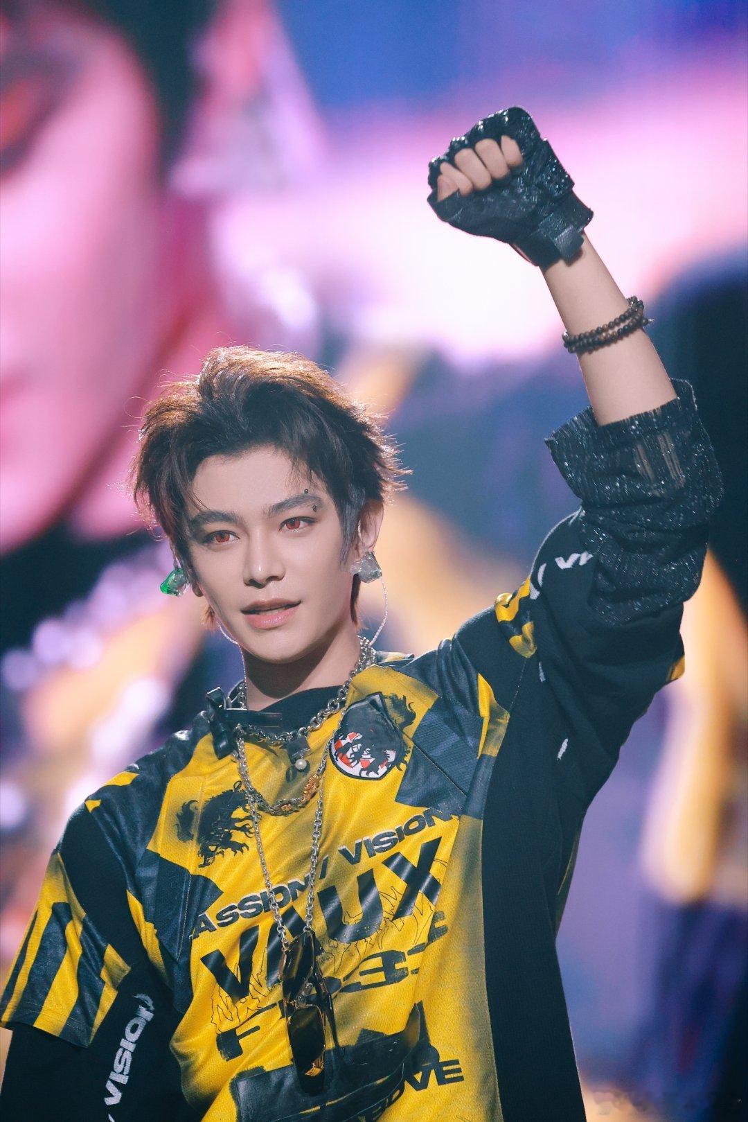 丁禹兮张海虾 dyx丁禹兮南部档案 “如果爱能够看得见，那便一定是一种花，海棠花