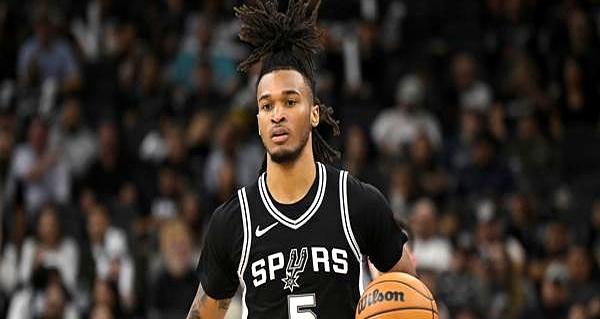 刚刚摔到尾骨，医疗报告出来前，他已经宣布下一场能打。
 
X光片显示没骨折，但挫