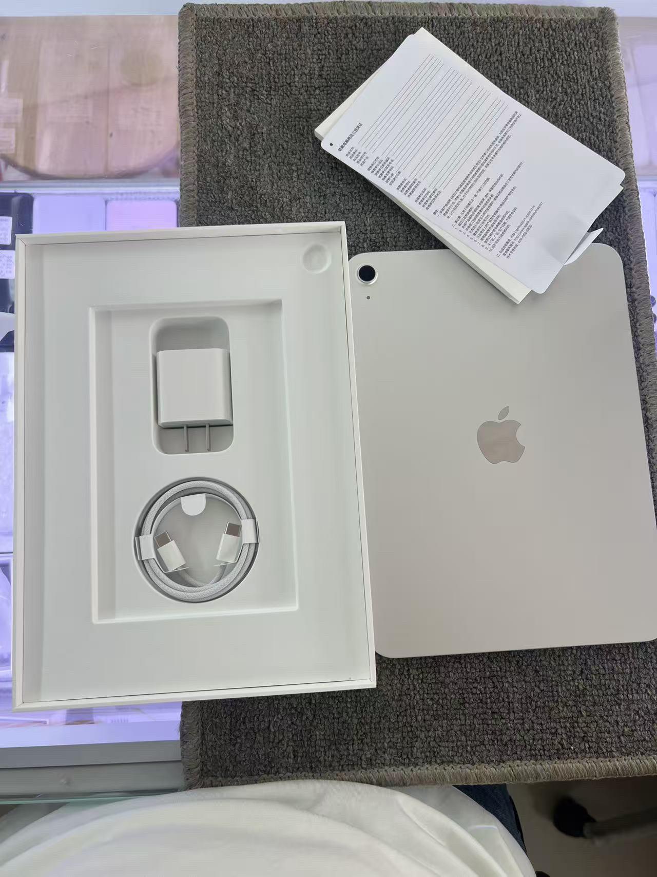 iPad 11  128g 全套激活3天 充新！