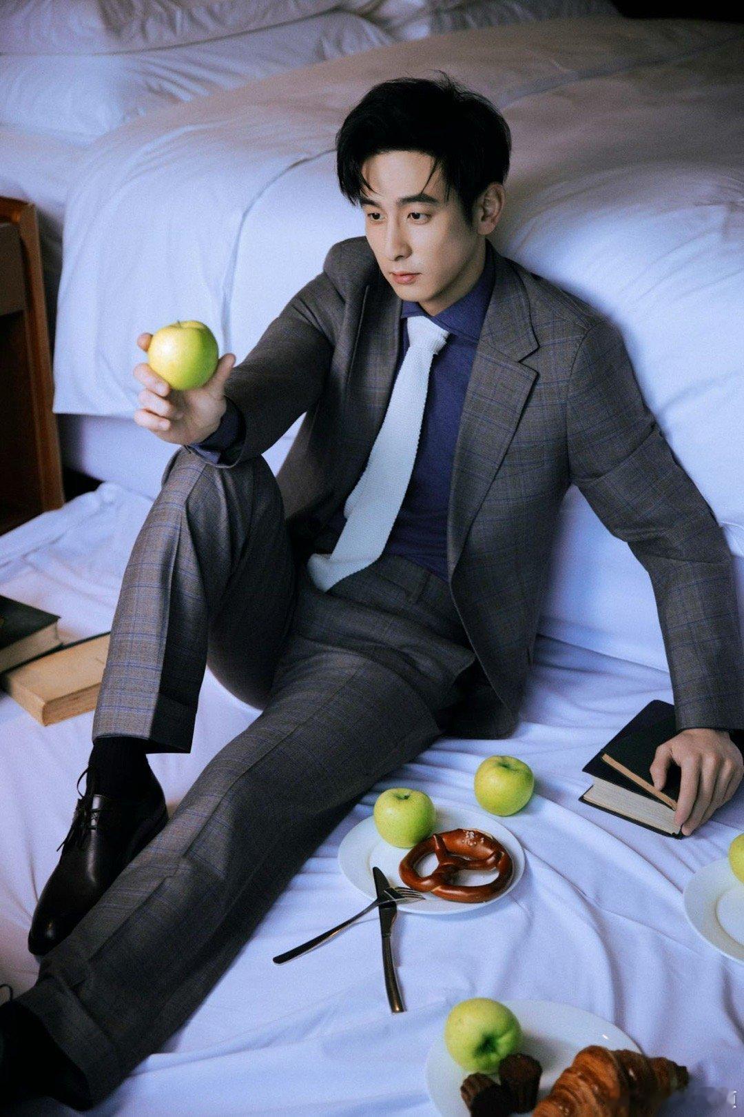 任彬闯进白开水人夫新赛道 人夫赛道又来了一位劲敌啊！！任彬饰演《非传统浪漫关系》