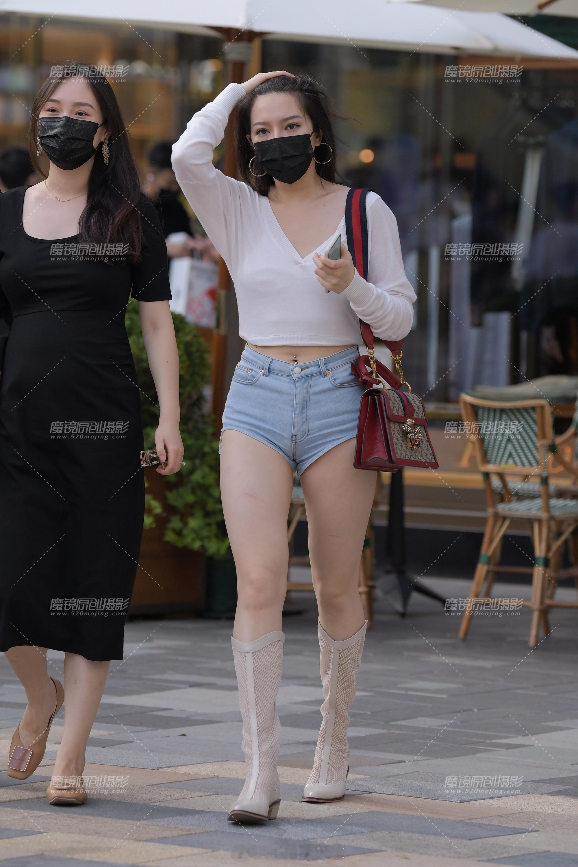 耳环推荐小姐姐这个大的圆的耳环还挺好看！今日穿搭(ootd) ​​​