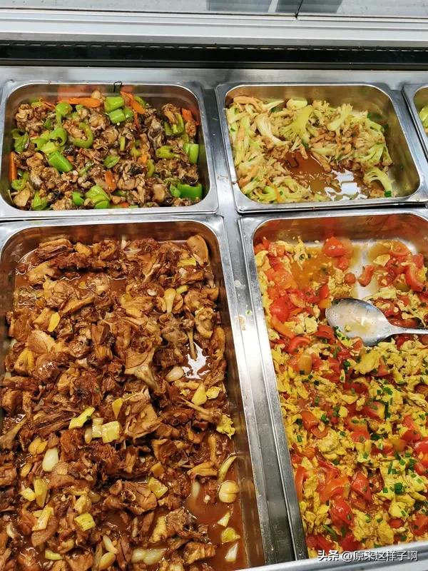 笔者ahwwxbh

学校食堂定价绝非随意调价，不是单纯跟着市场物价涨跌，而是分