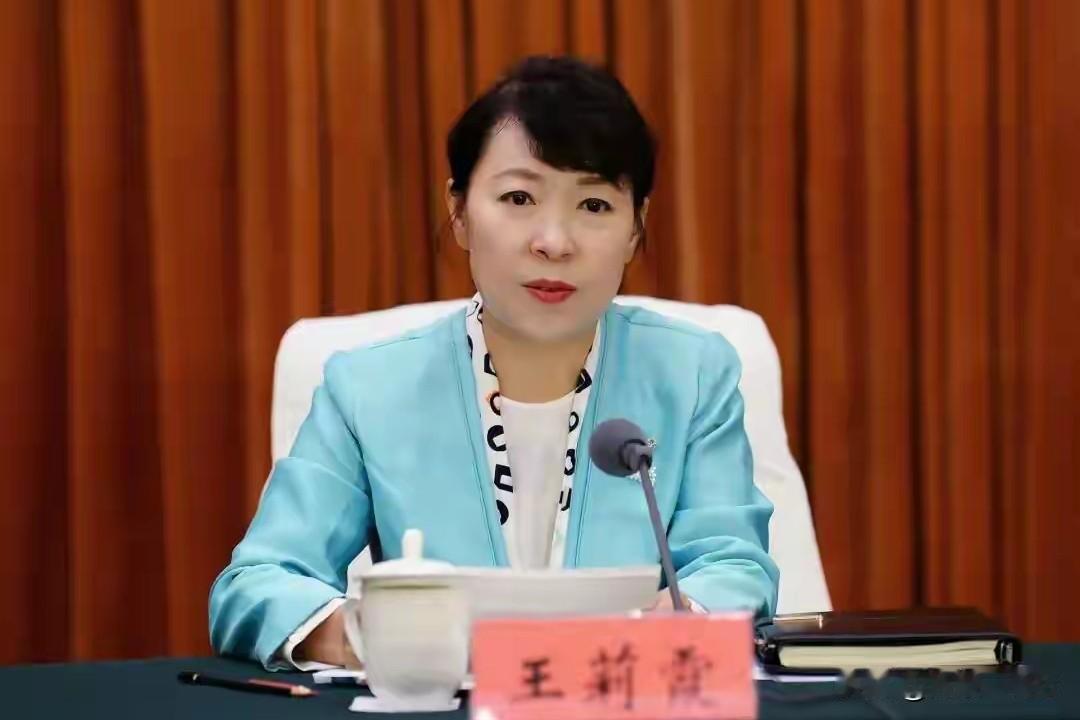 最新消息！又一“大虎”落马！
内蒙古自治区政府原主席王莉霞被提起公诉：贪慕虚荣、