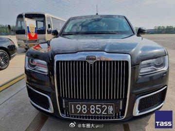 普京来华专车 据海外媒体报道，俄罗斯总统普京本次来华乘坐的专车为俄罗斯国产的“阿