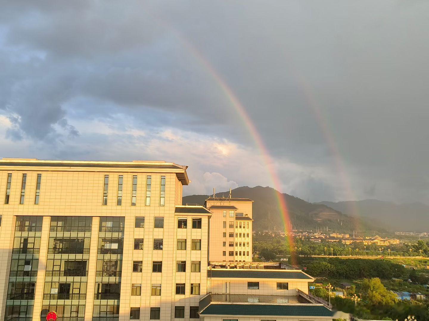双彩虹🌈 来许愿吧！ 